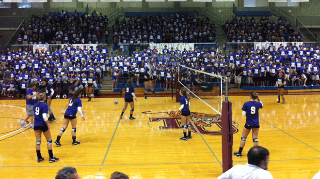 Trinity Volleyball Team Honors Teammate Catharine Found